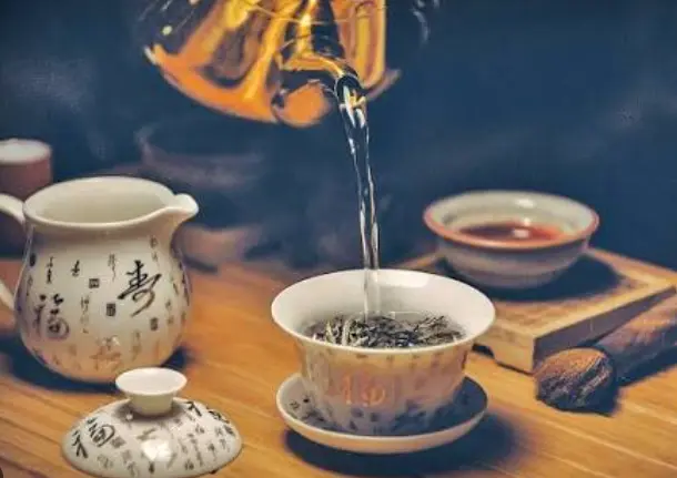 上海网红打卡攻略：夜生活资讯与休闲娱乐的终极狂欢指南 🌃